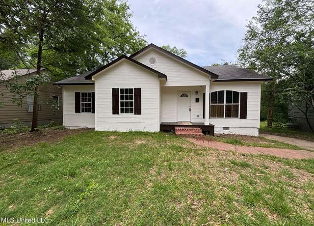 Property at 4832 Woodmont Dr, Jackson, MS 39206, 3 beds, 2 baths