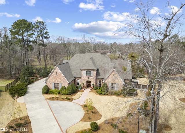 Property at 104 Cherry Laurel Ct, Ridgeland, MS 39157, 4 beds, 5.5 baths