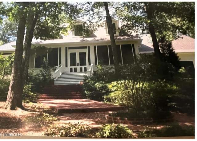 Property at 1063 Robinson Springs Rd, Madison, MS 39110, 3 beds, 2.5 baths