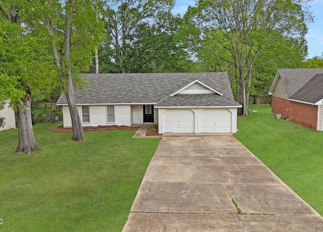 Property at 388 Post Oak Rd, Madison, MS 39110, 3 beds, 2 baths