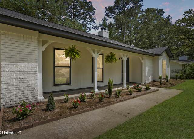 Property at 92 Longmeadow Rd, Brandon, MS 39042, 3 beds, 2 baths
