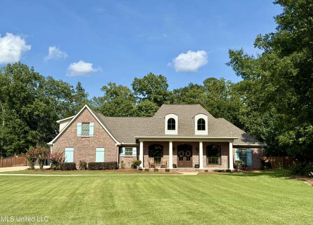 Property at 208 Kitty Hawk Cir, Brandon, MS 39047, 5 beds, 3.5 baths