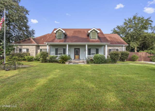 Property at 103 Ninth St, Bay Saint Louis, MS 39520, 4 beds, 3.5 baths