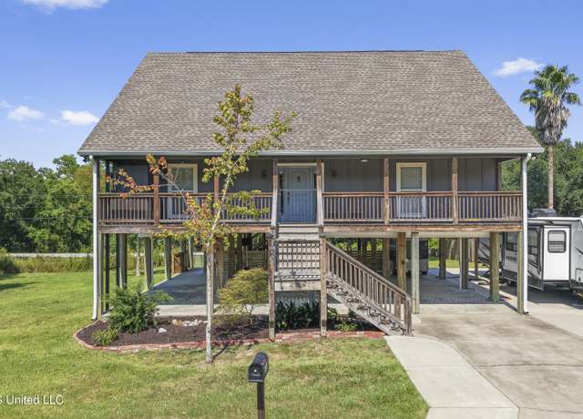 Property at 232 Hickey St, Waveland, MS 39576, 3 beds, 3.5 baths
