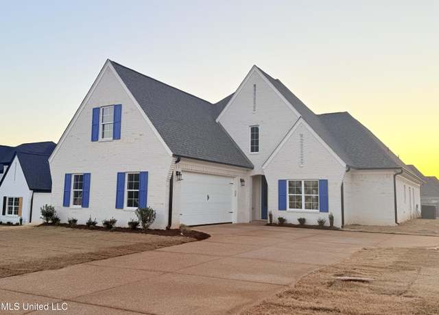 Property at 3165 Winterwood Dr, Hernando, MS 38632, 4 beds, 2 baths
