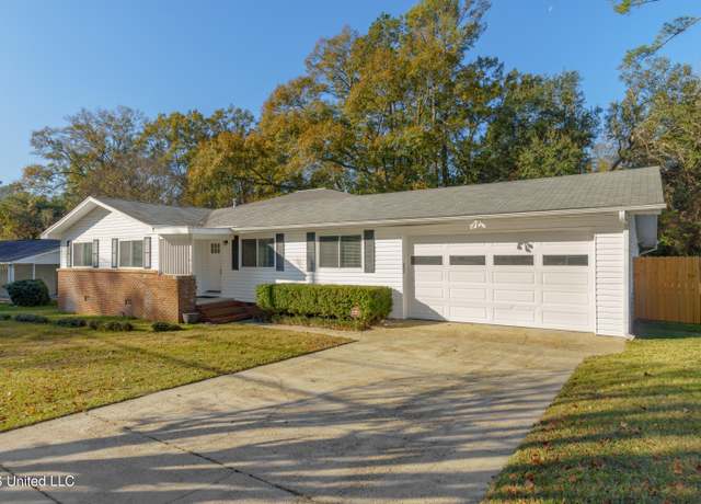 Property at 313 S 34th Ave, Hattiesburg, MS 39402, 4 beds, 3 baths