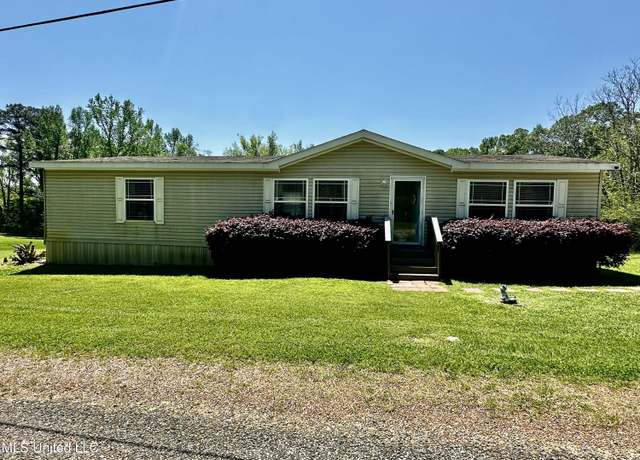 Property at 20 Longmire Rd, Natchez, MS 39120, 3 beds, 2 baths