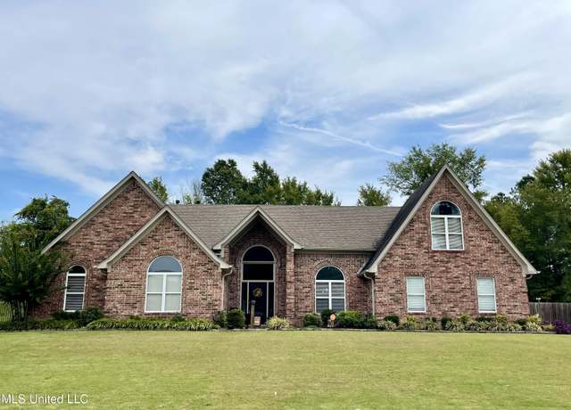 Property at 8286 Montrose Dr, Olive Branch, MS 38654, 4 beds, 3 baths