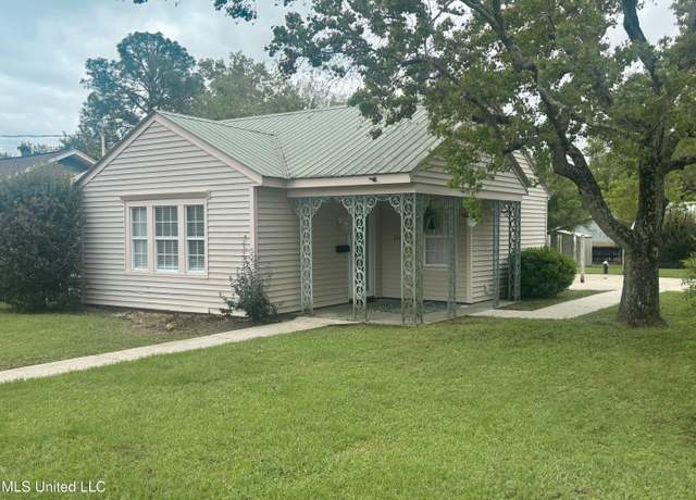 Property at 1221 27th St, Gulfport, MS 39501, 2 beds, 1 bath