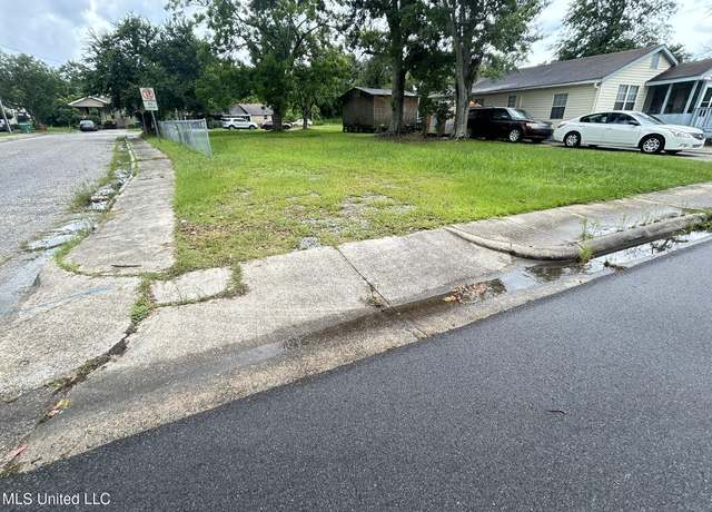 Property at 1306 Dupont Ave, Pascagoula, MS 39567