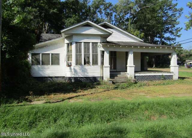 Property at 136 N Utica St, Terry, MS 39170, 3 beds, 1 bath