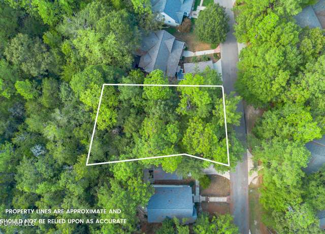 Property at 5 N Stoneridge, Hattiesburg, MS 39402