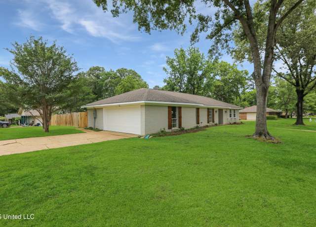 Property at 111 Hickory Hill Pl, Brandon, MS 39042, 4 beds, 2 baths