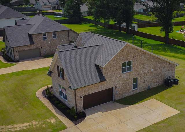 Property at 13697 River Grove Ln, Olive Branch, MS 38654, 5 beds, 3 baths