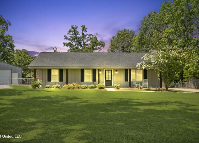 Property at 88 Lakeview Dr, Petal, MS 39465, 3 beds, 2 baths