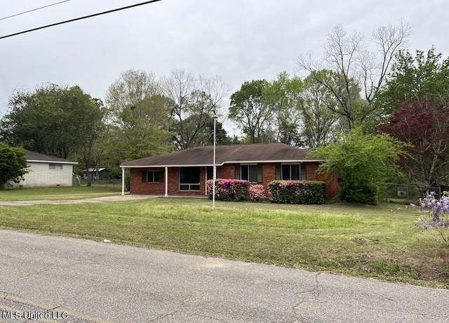 Property at 948 Clubhouse Dr, Wiggins, MS 39577, 3 beds, 2 baths
