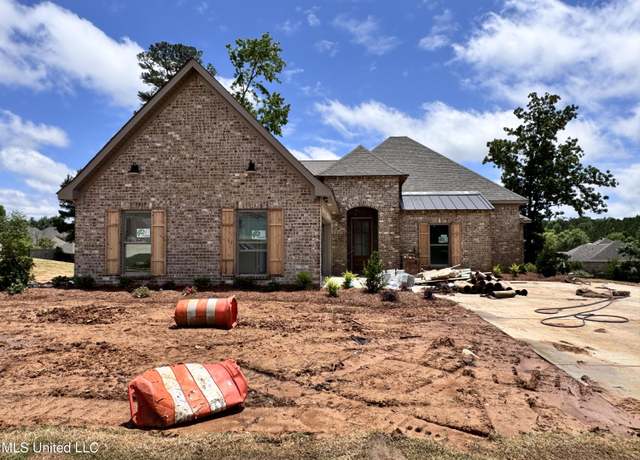 Property at 648 Prosperity Pl, Brandon, MS 39042, 4 beds, 3 baths