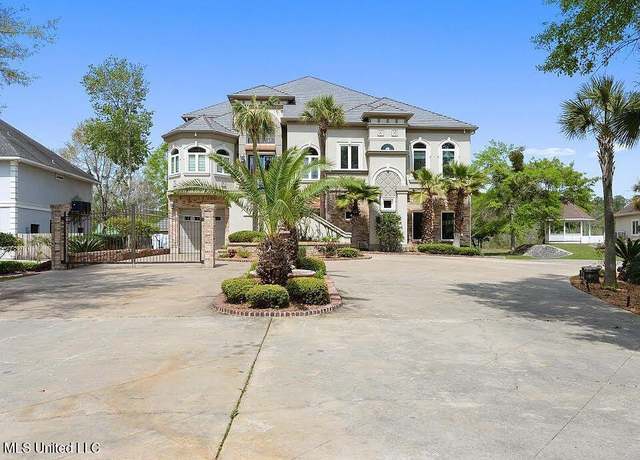 Property at 8230 Maunalani Pl, Diamondhead, MS 39525, 6 beds, 5.5 baths