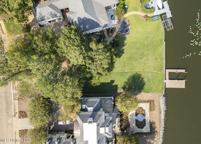Property at 143 Overlook Pointe Dr, Ridgeland, MS 39157