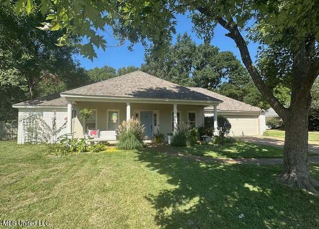 Property at 60 Chestnut Dr, Madison, MS 39110, 4 beds, 2 baths