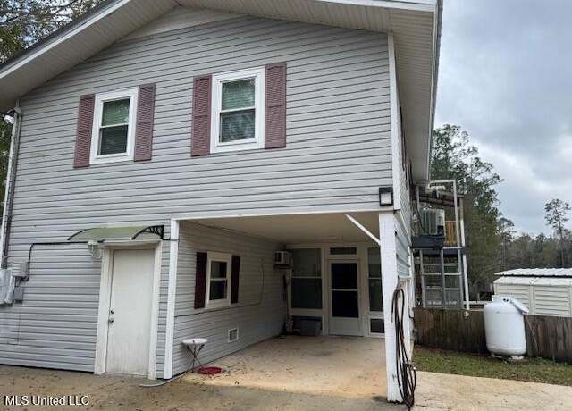 Property at 15047 Arapaho Pl, Kiln, MS 39556, 2 beds, 1 bath