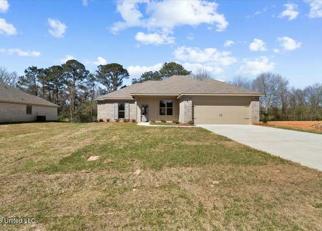 Property at 107 NE Adams Ave, Magee, MS 39111, 4 beds, 2 baths
