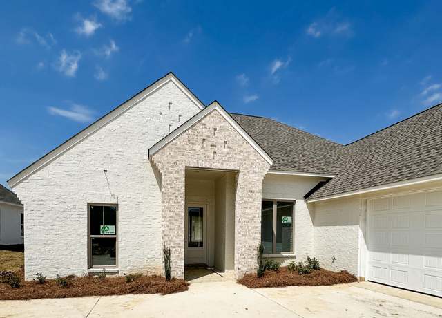 Property at 429 Aurora Cir, Canton, MS 39046, 4 beds, 3 baths