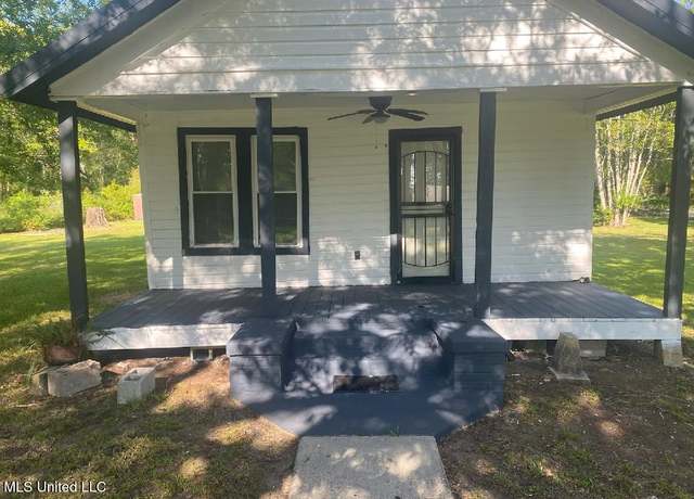 Property at 4425 Second St, Moss Point, MS 39563, 1 bed, 1 bath