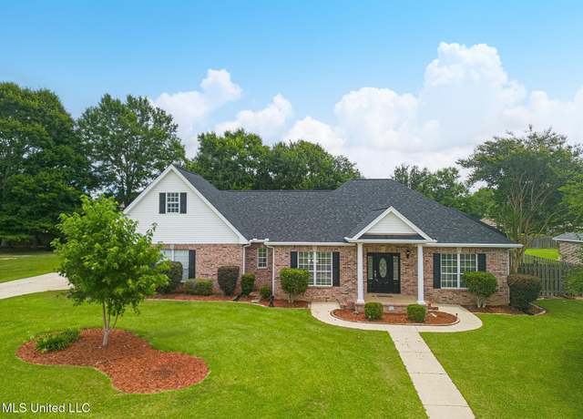 Property at 20064 Tournament Dr, Gulfport, MS 39503, 4 beds, 2.5 baths