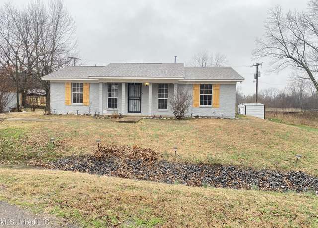 Property at 1195 Oak Dr, Tunica, MS 38676, 3 beds, 2 baths