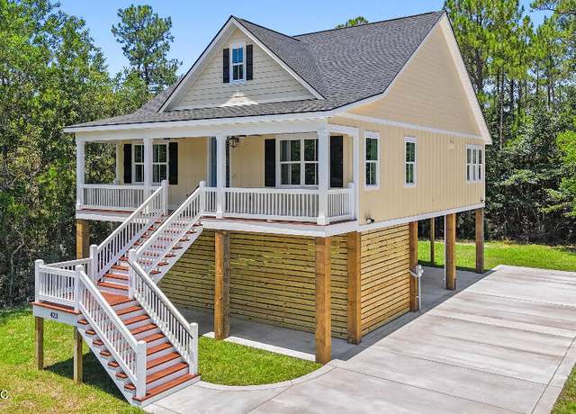 Property at 423 Royal Oak Dr, Pass Christian, MS 39571, 3 beds, 2 baths