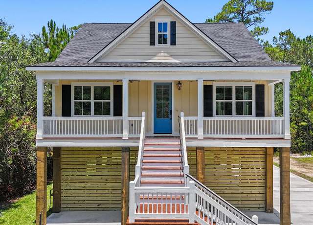 Property at 423 Royal Oak Dr, Pass Christian, MS 39571, 3 beds, 2 baths