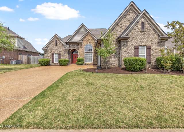 Property at 2894 Malabar Pl, Southaven, MS 38672, 4 beds, 2 baths