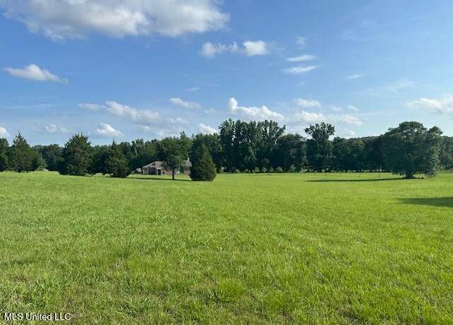Property at 23 Commissary Cv, Olive Branch, MS 38654