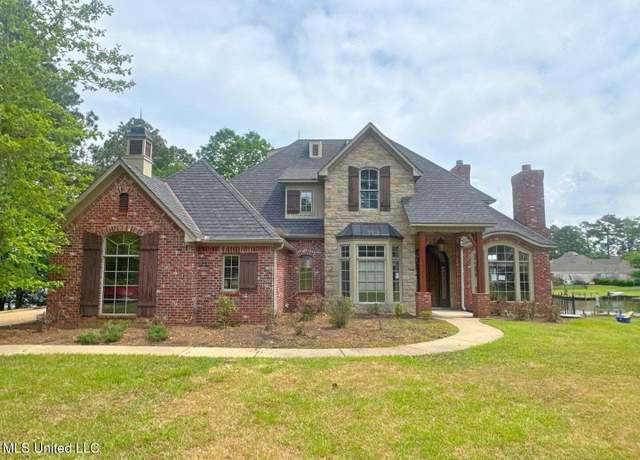 Property at 162 Lake Ridge Dr, Madison, MS 39110, 4 beds, 3.5 baths