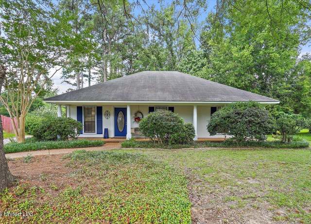 Property at 634 Twin Harbor Pl, Madison, MS 39110, 4 beds, 2 baths