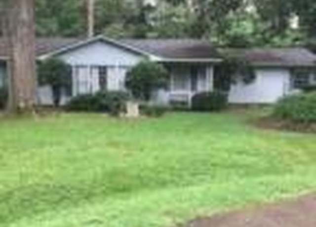 Property at 3715 Montrose Cir, Jackson, MS 39216, 3 beds, 2 baths