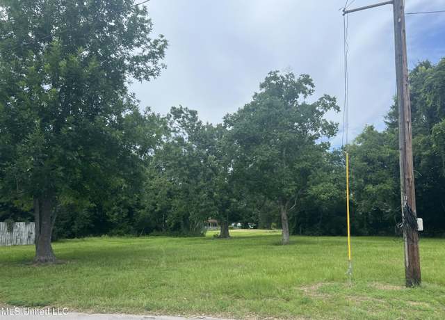 Property at 308 Dunbar St, Biloxi, MS 39530