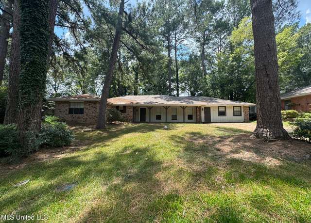 Property at 1163 Ferncrest Dr, Jackson, MS 39211, 5 beds, 3 baths