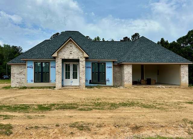Property at 1013 Henry Lee Dr, Mccomb, MS 39648, 4 beds, 2 baths