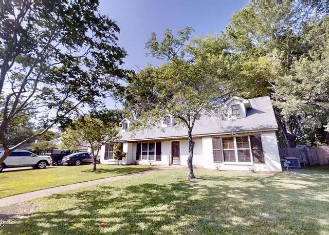 Property at 136 Westlake Dr, Brandon, MS 39047, 5 beds, 3 baths