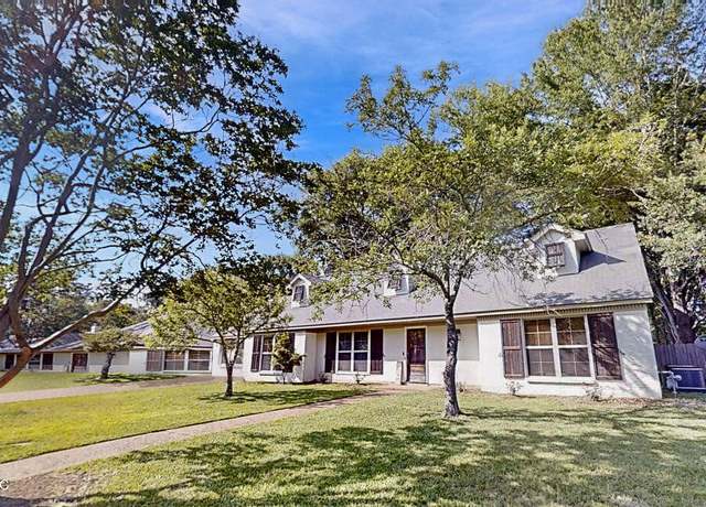 Property at 136 Westlake Dr, Brandon, MS 39047, 5 beds, 3 baths