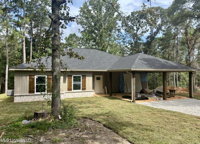 Property at 27 Holcomb Carroll Rd, Carriere, MS 39426, 4 beds, 2 baths