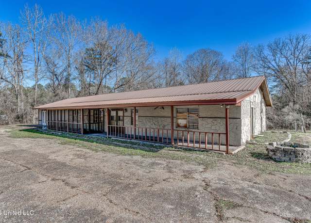 Property at 1403 Old Lake Rd, Brandon, MS 39042, 3 beds, 1 bath
