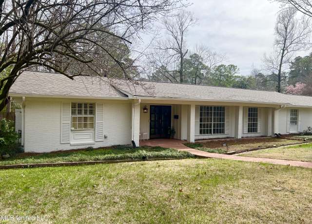 Property at 4810 Shadowwood Dr, Jackson, MS 39211, 4 beds, 2.5 baths
