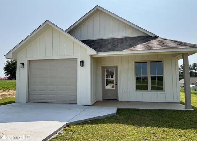 Property at 34 Governors Cir, Poplarville, MS 39470, 3 beds, 2 baths