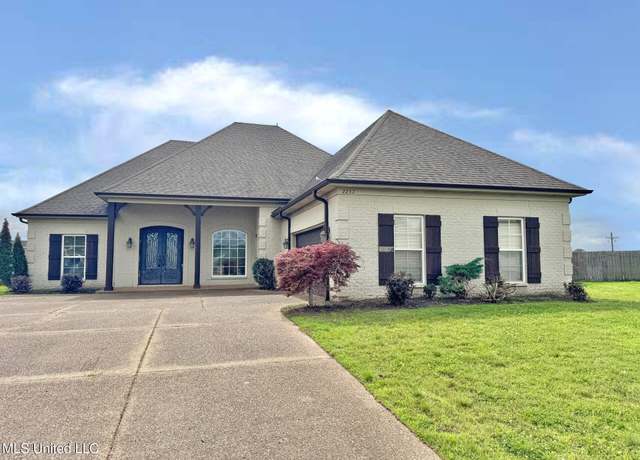 Property at 2237 Redbud Cv, Southaven, MS 38672, 3 beds, 2 baths