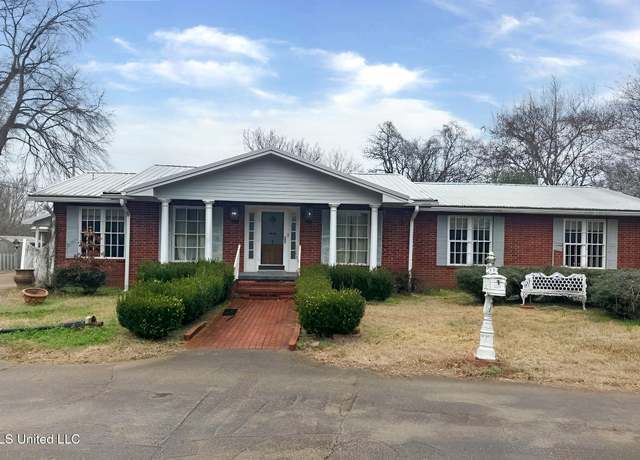 Property at 248 Lower Woodville Rd, Natchez, MS 39120, 3 beds, 2 baths