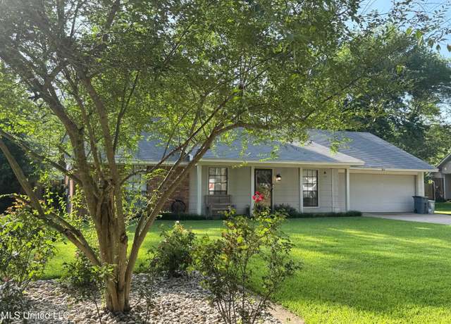 Property at 89 Twin Oaks Dr, Madison, MS 39110, 3 beds, 2 baths