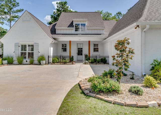 Property at 143 Lake Ridge Dr, Madison, MS 39110, 4 beds, 3 baths